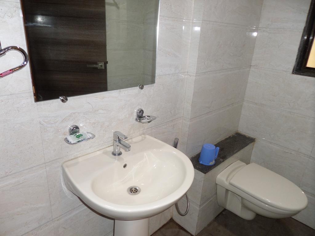 Sai Heera Residency Hotel Shirdi Room photo