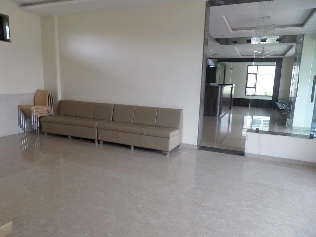 Sai Heera Residency Hotel Shirdi Exterior photo